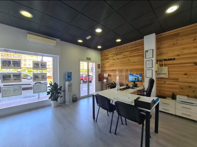 Local comercial en alquiler con (Traspaso)