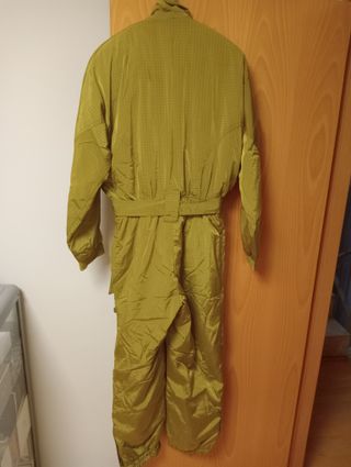 Mono de nieve marca Mito para mujer verde oliva