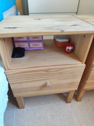 Mesitas de noche Tarva de madera
