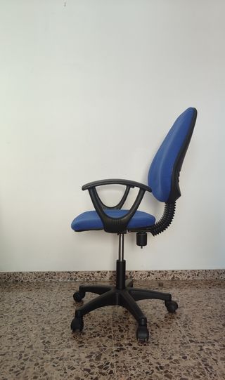 Silla de escritorio con ruedas azul