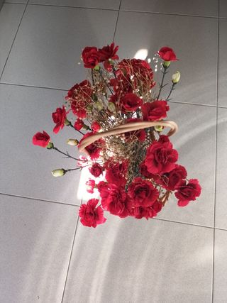 Cesta de mimbre decorativa