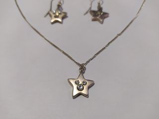 Conjunto Plata: Pendientes y Gargantilla Estrella