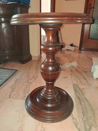 Tavolino rotondo in legno