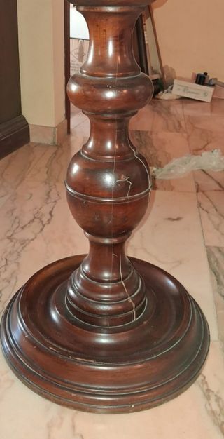 Tavolino rotondo in legno