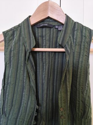 Blusa Zara sin mangas terciopelo verde Talla M