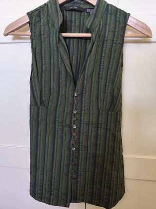 Blusa Zara sin mangas terciopelo verde Talla M