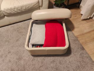 Puff cuadrado de piel blanco Ikea