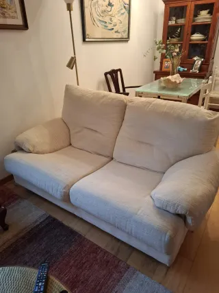Sofá de 2 plazas beige
