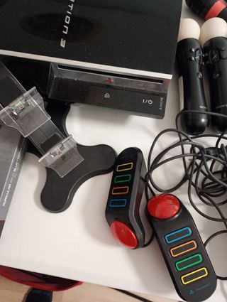 Pack PS3 con 14 juegos, mandos y accesorios