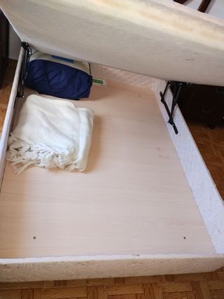 Letto a baldacchino in legno 135x180 cm SENZA SPEDIZIONE