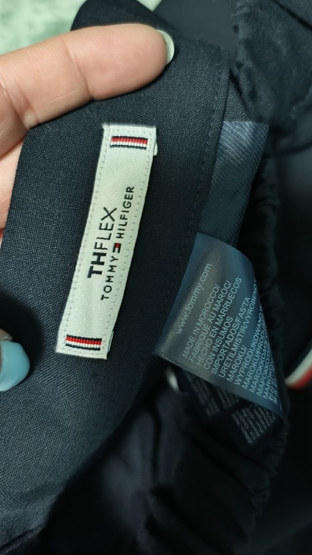 Pantalón negro Tommy Hilfiger