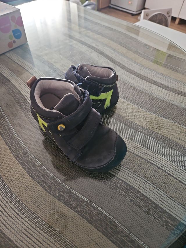 Calzado respetuoso talla 26