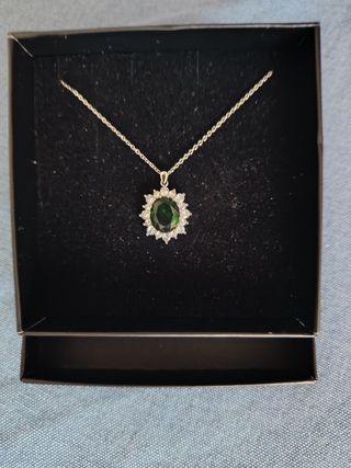 Collana con pendente verde e argento