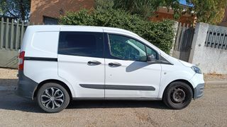 Ford Transit Courier 2017