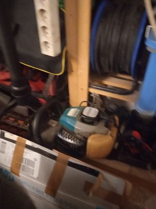 Herramientas: cortasetos, motosierra, hormigonera