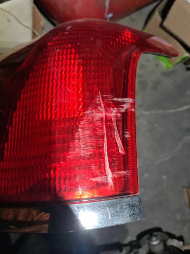 Piloto trasero derecho Toyota Avensis