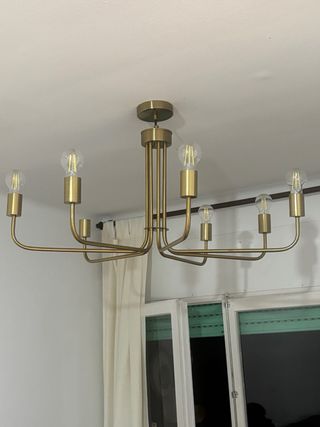 Lámpara colgante moderna dorada