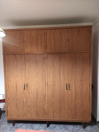 Armario 4 puertas y 2 altillos madera