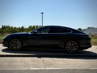 Porsche Panamera 2021