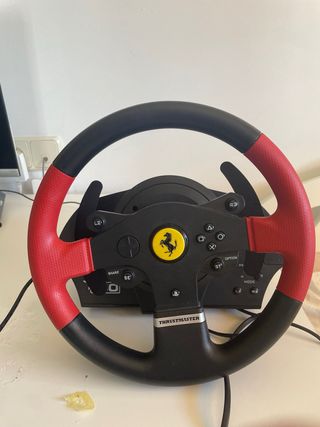 Volante Ferrari PS4/PS3 con pedales