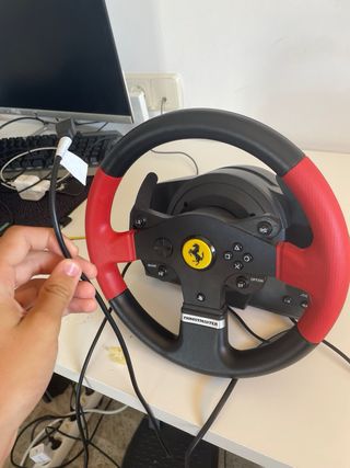Volante Ferrari PS4/PS3 con pedales