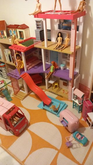 Casa Barbie con accesorios