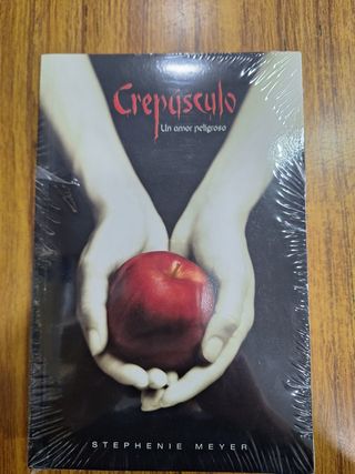 Crepúsculo (Saga Crepúsculo 1) (Spanish Edition)