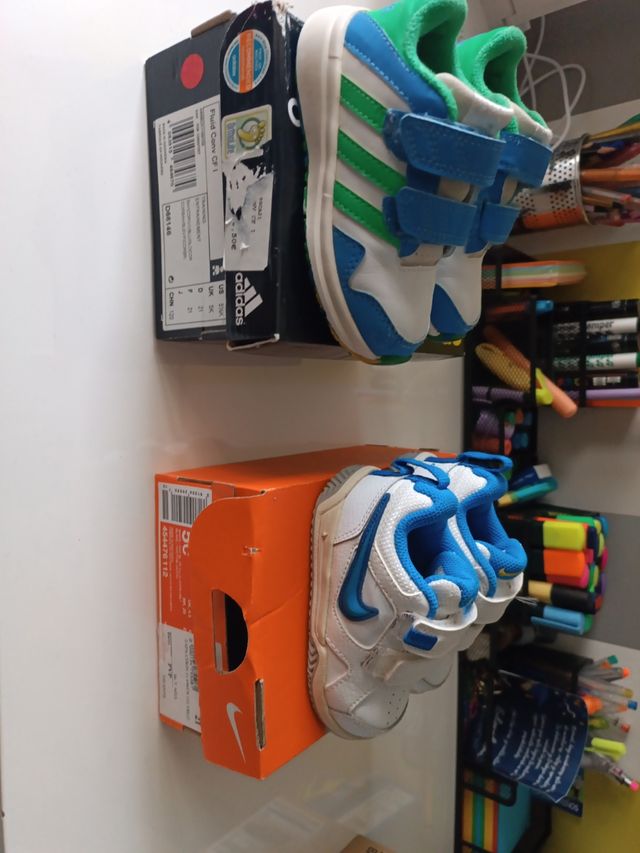 Zapatillas deportivas niño Adidas y Nike número 21