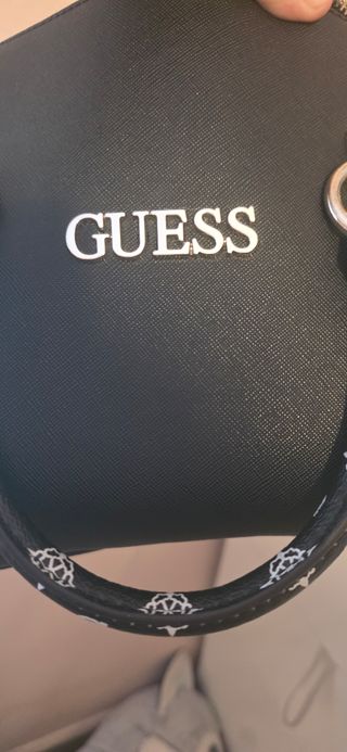 Bolso Guess Negro y Plateado
