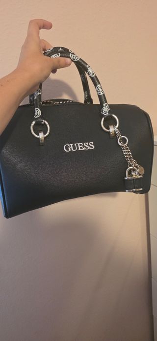 Bolso Guess Negro y Plateado