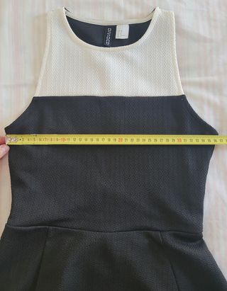 VESTIDO H&M DIVIDED NEGRO Y BLANCO.