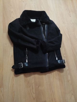 Abrigo negro con pelo
