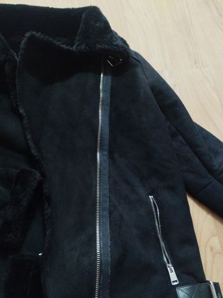 Abrigo negro con pelo