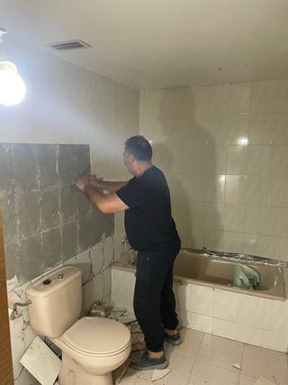 reformas, pamplona, baño, cocina, albañil