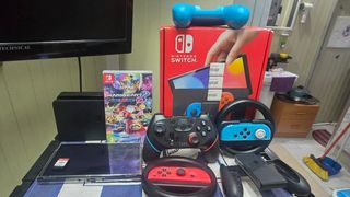 Nintendo Switch Oled + Mario Kart 8 Deluxe