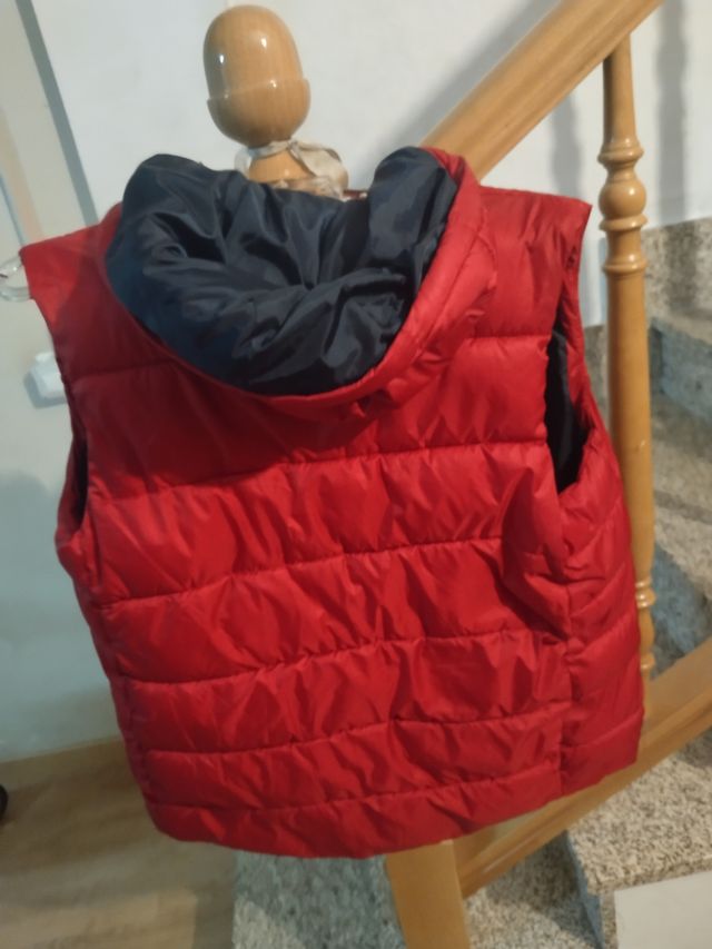 Gilet imbottito Sfera taglia 13/14 anni.