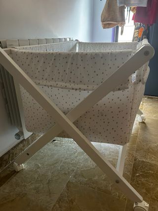 Moisés / Cuna de bebé con estrellas