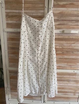 Vestido Zara lunares blanco y negro con etiqueta