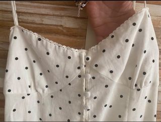 Vestido Zara lunares blanco y negro con etiqueta