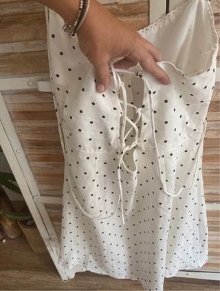 Vestido Zara lunares blanco y negro con etiqueta