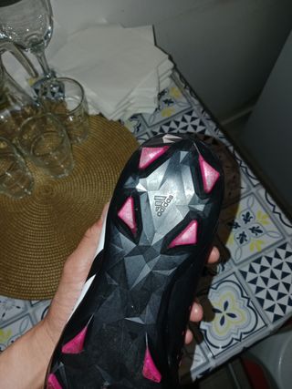 Zapatillas Fútbol Adidas Predator Negras Rosas