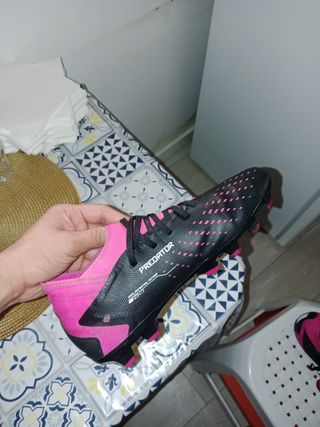 Zapatillas Fútbol Adidas Predator Negras Rosas
