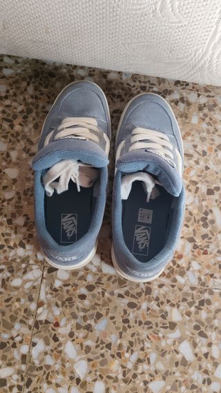 Zapatillas Vans Azules y Blancas 38 Juniors 