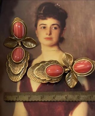 Pendientes Hojas Doradas y Coral