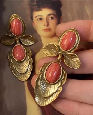 Pendientes Hojas Doradas y Coral