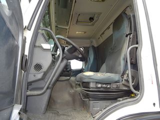 Volvo FM 330.18 - GRUA