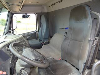 Volvo FM 330.18 - GRUA