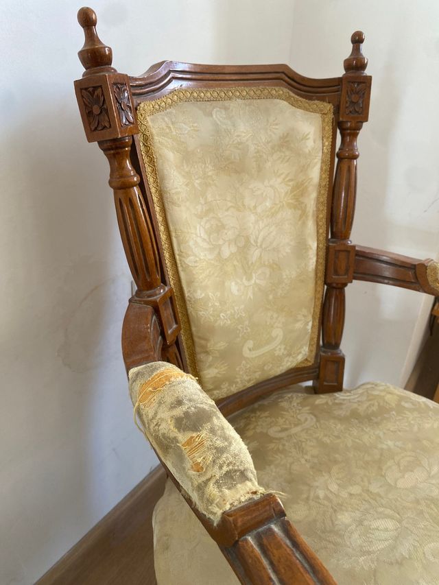 Silla vintage madera tallada para restaurar