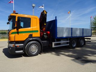 SCANIA P 380 - GRUA