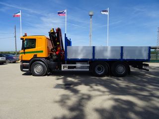 SCANIA P 380 - GRUA